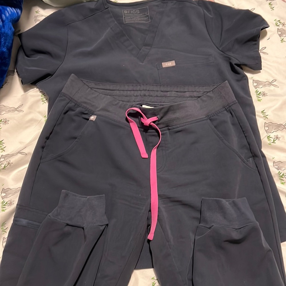 Figs jogger set top small pants medium